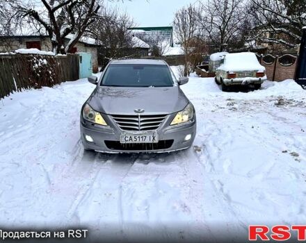Серый Хендай Генезис, объемом двигателя 3.8 л и пробегом 29600 тыс. км за 8000 $, фото 1 на Automoto.ua