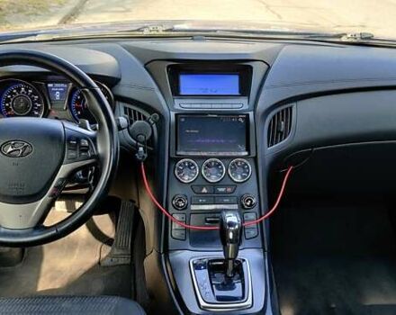 Синій Хендай Генезис, об'ємом двигуна 2 л та пробігом 207 тис. км за 9800 $, фото 10 на Automoto.ua