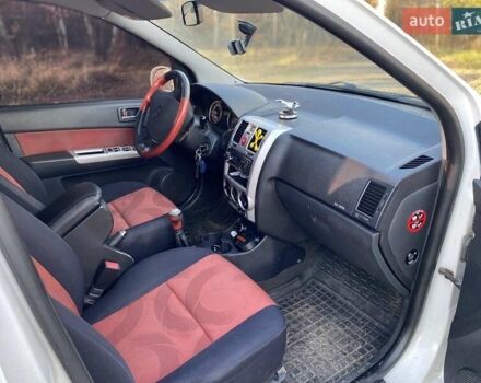 Белый Хендай Гетц, объемом двигателя 1.4 л и пробегом 220 тыс. км за 3200 $, фото 4 на Automoto.ua