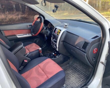 Белый Хендай Гетц, объемом двигателя 1.4 л и пробегом 220 тыс. км за 3200 $, фото 5 на Automoto.ua