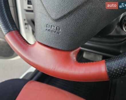 Белый Хендай Гетц, объемом двигателя 1.4 л и пробегом 100 тыс. км за 7000 $, фото 96 на Automoto.ua