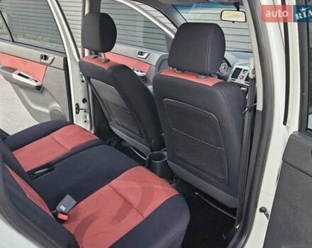 Белый Хендай Гетц, объемом двигателя 1.4 л и пробегом 100 тыс. км за 7000 $, фото 72 на Automoto.ua