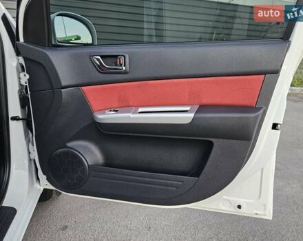 Белый Хендай Гетц, объемом двигателя 1.4 л и пробегом 100 тыс. км за 7000 $, фото 80 на Automoto.ua