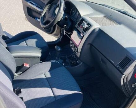 Бежевий Хендай Гетц, об'ємом двигуна 1.4 л та пробігом 245 тис. км за 5000 $, фото 6 на Automoto.ua