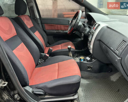 Черный Хендай Гетц, объемом двигателя 1.6 л и пробегом 330 тыс. км за 2900 $, фото 14 на Automoto.ua