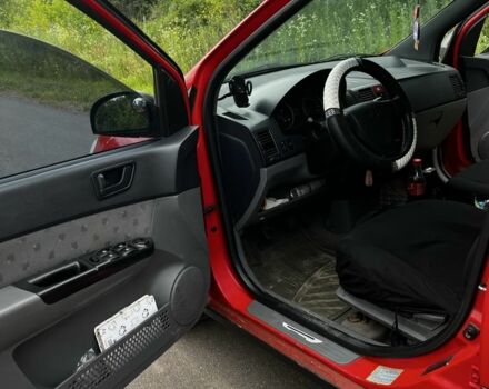 Красный Хендай Гетц, объемом двигателя 1.3 л и пробегом 28 тыс. км за 2700 $, фото 3 на Automoto.ua