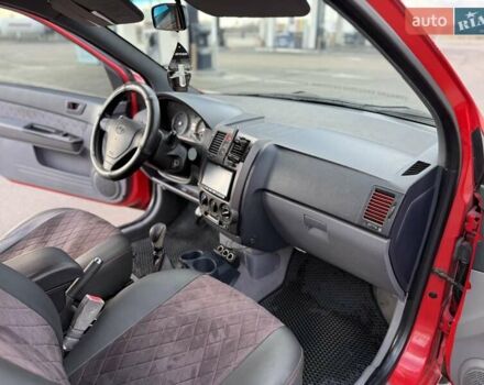 Красный Хендай Гетц, объемом двигателя 1.3 л и пробегом 299 тыс. км за 2799 $, фото 16 на Automoto.ua