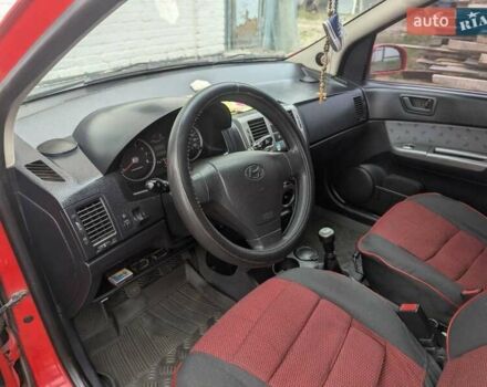 Красный Хендай Гетц, объемом двигателя 1.34 л и пробегом 200 тыс. км за 4000 $, фото 1 на Automoto.ua