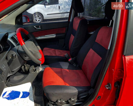 Хендай Гетц 2006 у Дніпро (Дніпропетровську) на Automoto.ua Червоний Хендай Гетц, об'ємом двигуна 1.4 л та пробігом 210 тис. км за 4799 $, фото 5 на Automoto.ua