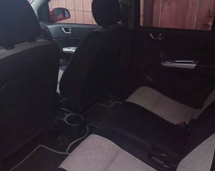 Красный Хендай Гетц, объемом двигателя 1.6 л и пробегом 225 тыс. км за 3800 $, фото 2 на Automoto.ua