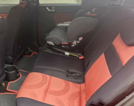 Червоний Хендай Гетц, об'ємом двигуна 1.6 л та пробігом 228 тис. км за 5200 $, фото 8 на Automoto.ua