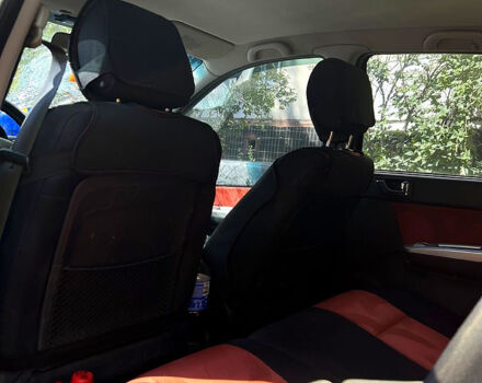 Красный Хендай Гетц, объемом двигателя 1.4 л и пробегом 190 тыс. км за 1500 $, фото 4 на Automoto.ua