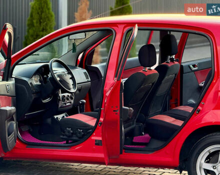 Красный Хендай Гетц, объемом двигателя 1.6 л и пробегом 170 тыс. км за 5999 $, фото 7 на Automoto.ua