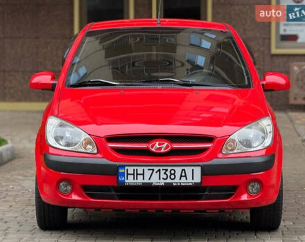 Красный Хендай Гетц, объемом двигателя 1.4 л и пробегом 188 тыс. км за 5500 $, фото 2 на Automoto.ua