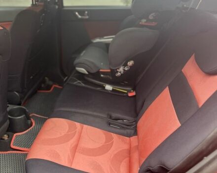 Червоний Хендай Гетц, об'ємом двигуна 1.6 л та пробігом 228 тис. км за 5200 $, фото 5 на Automoto.ua