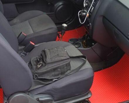 Хендай Гетц 2006 в Буче на Automoto.ua Красный Хендай Гетц, объемом двигателя 1.1 л и пробегом 207 тыс. км за 3400 $, фото 11 на Automoto.ua