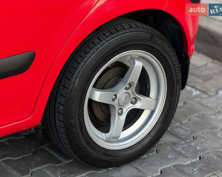 Красный Хендай Гетц, объемом двигателя 1.6 л и пробегом 170 тыс. км за 5999 $, фото 6 на Automoto.ua