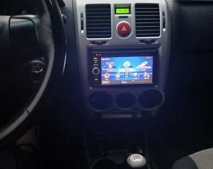 Красный Хендай Гетц, объемом двигателя 1.6 л и пробегом 225 тыс. км за 3800 $, фото 3 на Automoto.ua