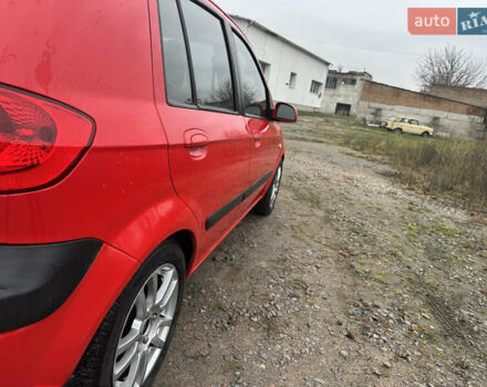Красный Хендай Гетц, объемом двигателя 1.4 л и пробегом 201 тыс. км за 5600 $, фото 4 на Automoto.ua