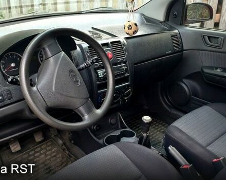 Красный Хендай Гетц, объемом двигателя 1.1 л и пробегом 227 тыс. км за 3650 $, фото 5 на Automoto.ua