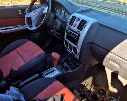 Красный Хендай Гетц, объемом двигателя 1.4 л и пробегом 300 тыс. км за 3650 $, фото 3 на Automoto.ua