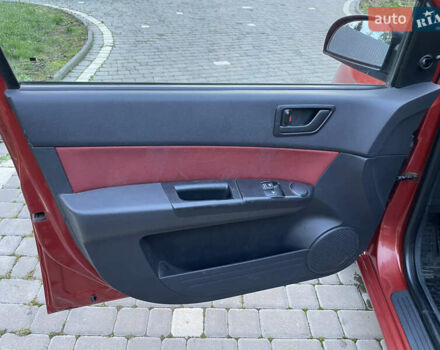 Красный Хендай Гетц, объемом двигателя 1.09 л и пробегом 237 тыс. км за 3000 $, фото 9 на Automoto.ua