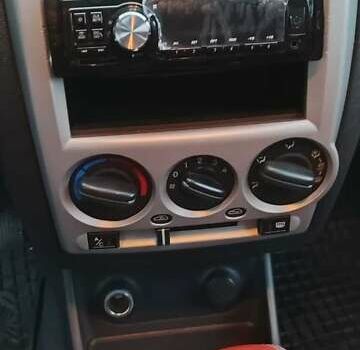 Красный Хендай Гетц, объемом двигателя 1.6 л и пробегом 106 тыс. км за 5900 $, фото 5 на Automoto.ua