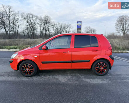 Красный Хендай Гетц, объемом двигателя 1.6 л и пробегом 174 тыс. км за 5800 $, фото 3 на Automoto.ua