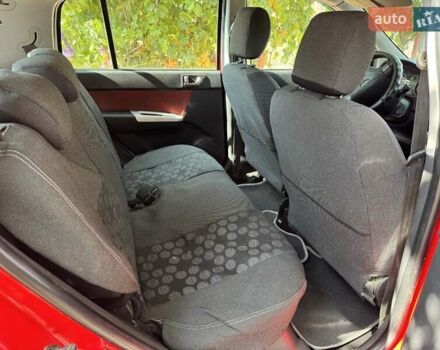 Красный Хендай Гетц, объемом двигателя 1.4 л и пробегом 300 тыс. км за 3900 $, фото 9 на Automoto.ua