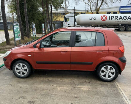 Красный Хендай Гетц, объемом двигателя 1.4 л и пробегом 250 тыс. км за 5300 $, фото 1 на Automoto.ua