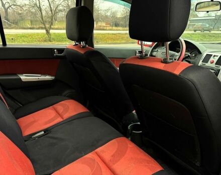 Красный Хендай Гетц, объемом двигателя 1.4 л и пробегом 143 тыс. км за 1800 $, фото 6 на Automoto.ua