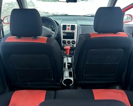 Красный Хендай Гетц, объемом двигателя 1.4 л и пробегом 165 тыс. км за 5950 $, фото 4 на Automoto.ua