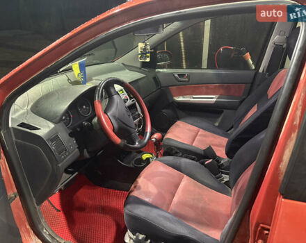 Красный Хендай Гетц, объемом двигателя 1.4 л и пробегом 217 тыс. км за 5700 $, фото 5 на Automoto.ua