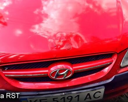 Красный Хендай Гетц, объемом двигателя 1.1 л и пробегом 227 тыс. км за 3650 $, фото 2 на Automoto.ua