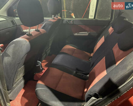 Красный Хендай Гетц, объемом двигателя 1.4 л и пробегом 217 тыс. км за 5700 $, фото 6 на Automoto.ua