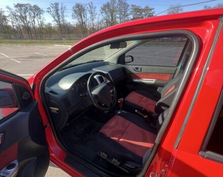 Красный Хендай Гетц, объемом двигателя 1.4 л и пробегом 150 тыс. км за 4599 $, фото 6 на Automoto.ua