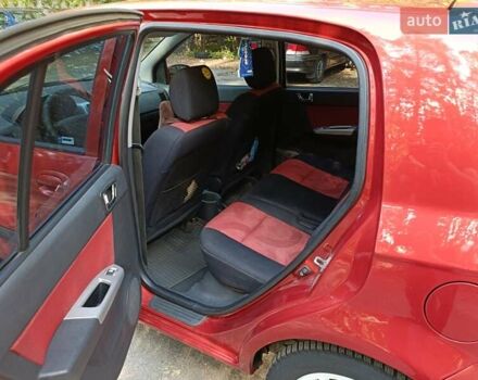 Красный Хендай Гетц, объемом двигателя 1.6 л и пробегом 320 тыс. км за 4700 $, фото 11 на Automoto.ua