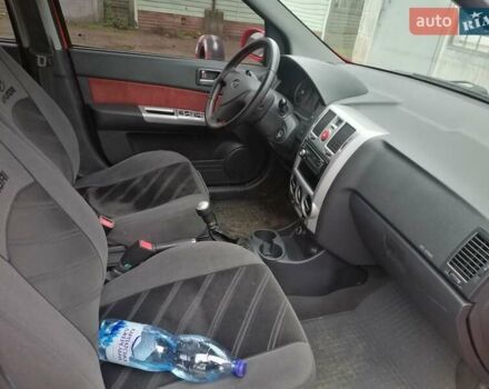 Червоний Хендай Гетц, об'ємом двигуна 1.4 л та пробігом 200 тис. км за 3550 $, фото 4 на Automoto.ua