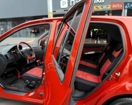 Красный Хендай Гетц, объемом двигателя 1.6 л и пробегом 223 тыс. км за 4990 $, фото 6 на Automoto.ua