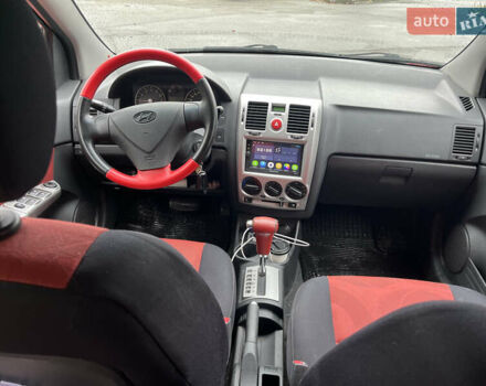 Красный Хендай Гетц, объемом двигателя 1.4 л и пробегом 238 тыс. км за 5200 $, фото 5 на Automoto.ua