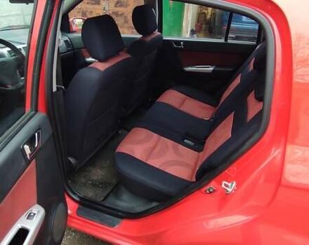 Красный Хендай Гетц, объемом двигателя 1.4 л и пробегом 141 тыс. км за 5500 $, фото 3 на Automoto.ua