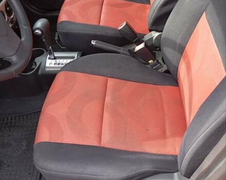 Красный Хендай Гетц, объемом двигателя 1.6 л и пробегом 109 тыс. км за 6000 $, фото 12 на Automoto.ua