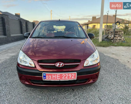 Красный Хендай Гетц, объемом двигателя 1.1 л и пробегом 175 тыс. км за 4800 $, фото 3 на Automoto.ua