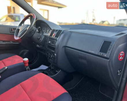 Красный Хендай Гетц, объемом двигателя 1.1 л и пробегом 175 тыс. км за 4800 $, фото 16 на Automoto.ua