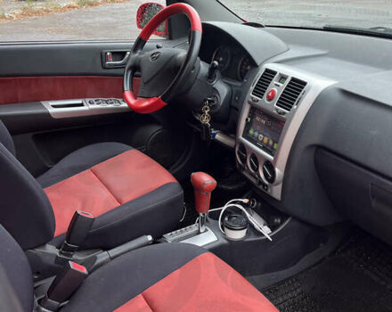 Красный Хендай Гетц, объемом двигателя 1.4 л и пробегом 238 тыс. км за 5200 $, фото 4 на Automoto.ua