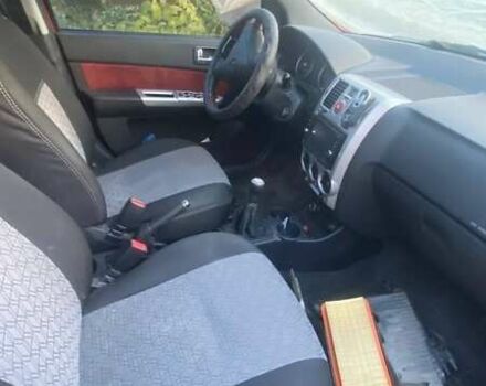 Красный Хендай Гетц, объемом двигателя 1.4 л и пробегом 142 тыс. км за 3000 $, фото 4 на Automoto.ua