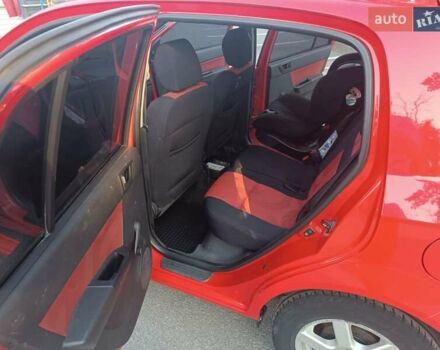 Красный Хендай Гетц, объемом двигателя 1.1 л и пробегом 150 тыс. км за 3800 $, фото 5 на Automoto.ua
