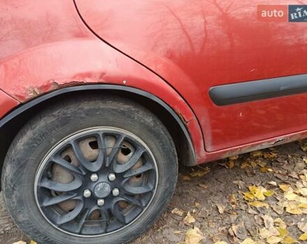 Красный Хендай Гетц, объемом двигателя 1.4 л и пробегом 290 тыс. км за 3000 $, фото 11 на Automoto.ua