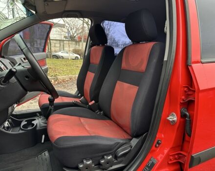 Красный Хендай Гетц, объемом двигателя 1.4 л и пробегом 149 тыс. км за 4900 $, фото 7 на Automoto.ua