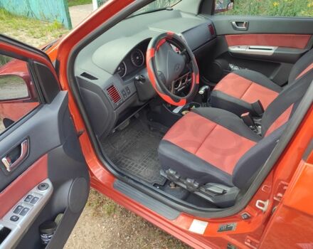 Красный Хендай Гетц, объемом двигателя 1.6 л и пробегом 156 тыс. км за 5400 $, фото 5 на Automoto.ua